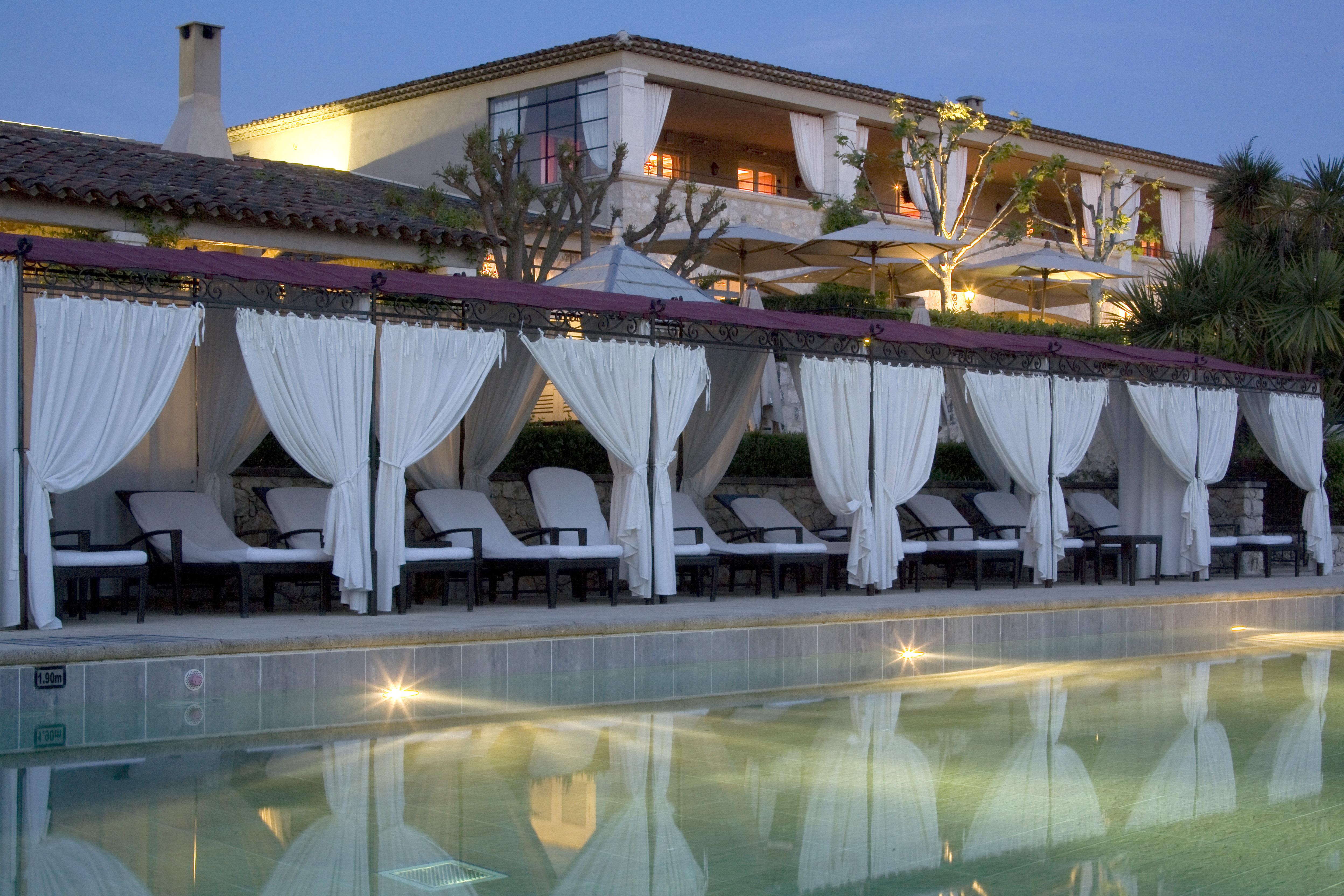 Hotel Domaine Du Mas De Pierre 5*