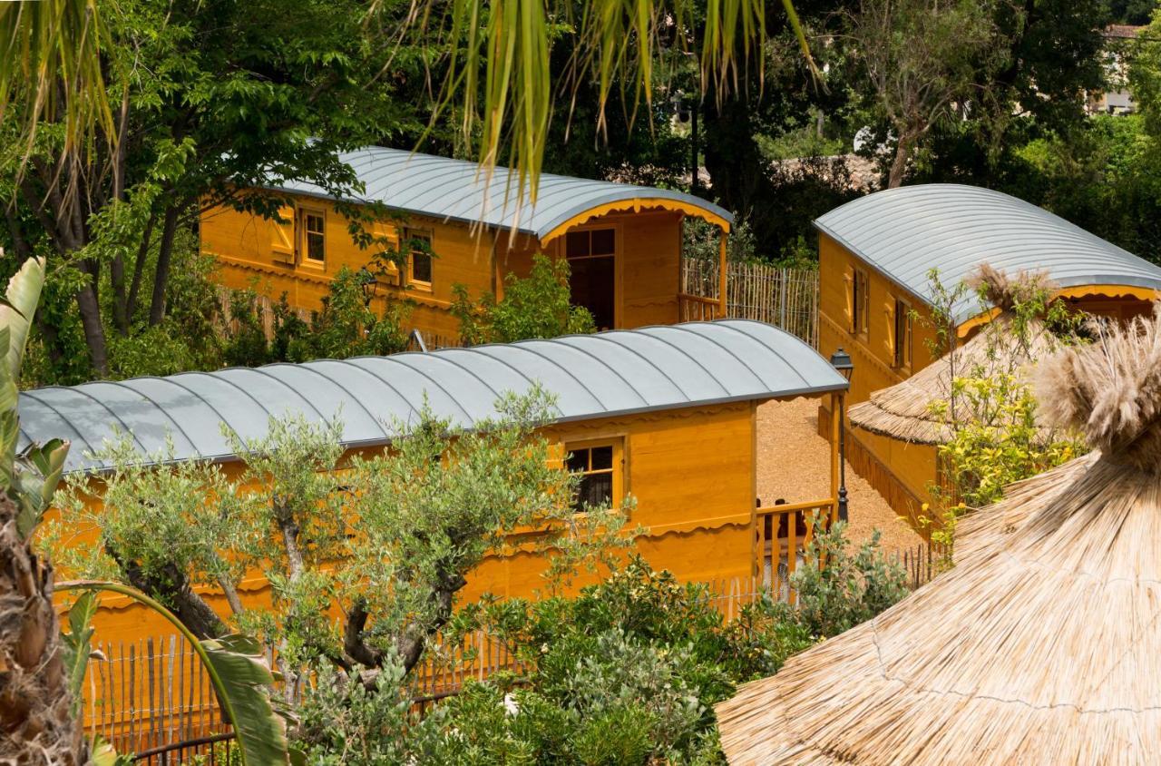 Domaine Du Mas De Pierre Hotel 5*